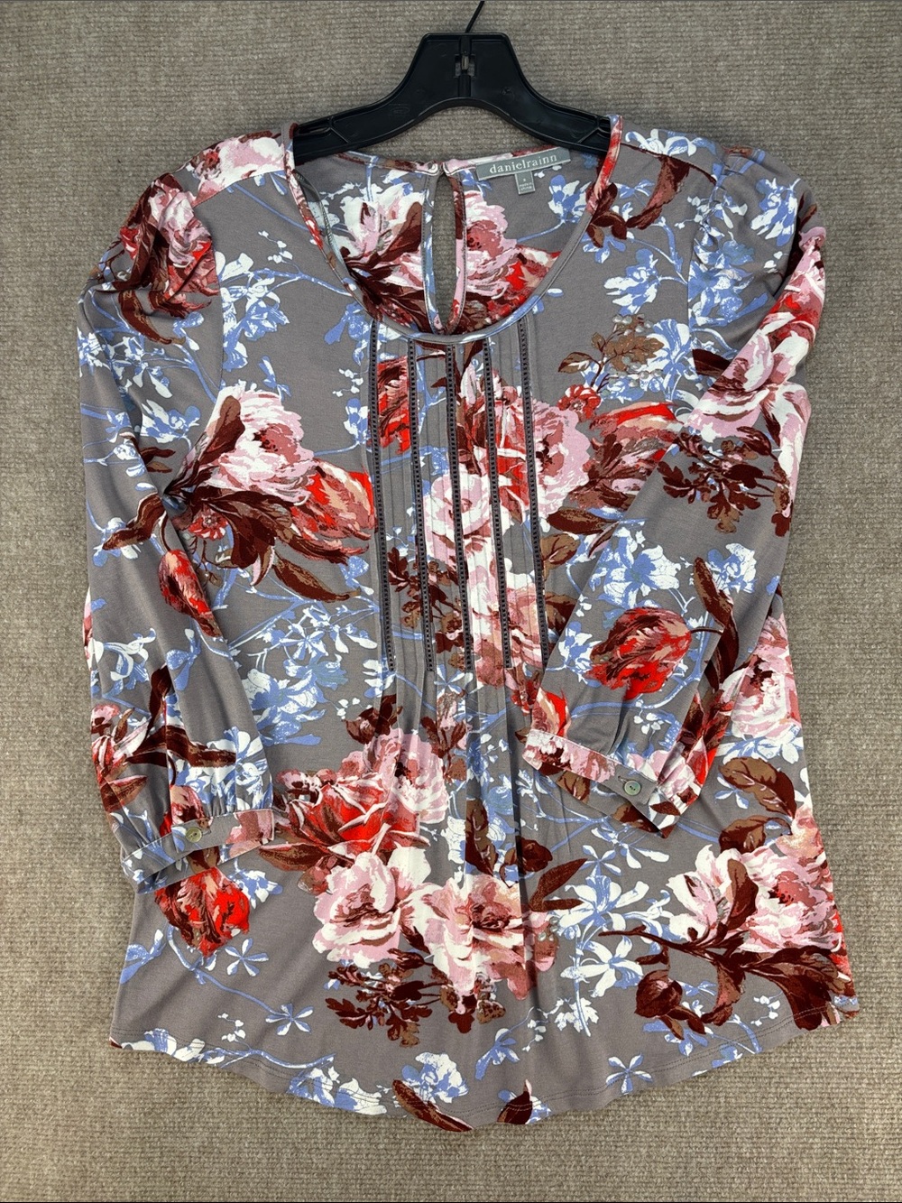 Daniel Rainn Gray W/ Red & Pink Floral Pintuck 3/4 Sleeve Blouse Size S NWT